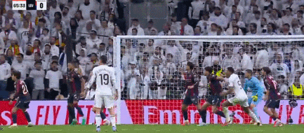 阿森西奥右路传中，姆巴佩头球破门，皇马1-0本菲卡