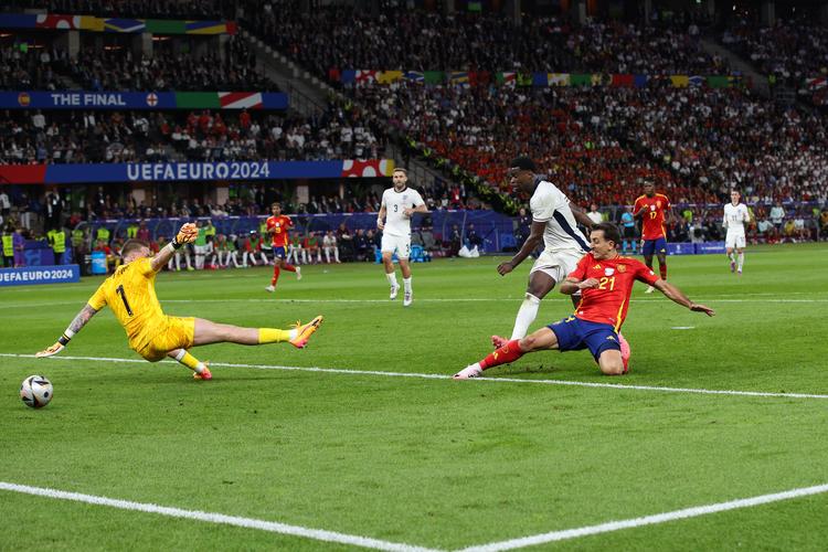 奥亚萨瓦尔：希望我能进更多球，但重要的是能帮助到球队