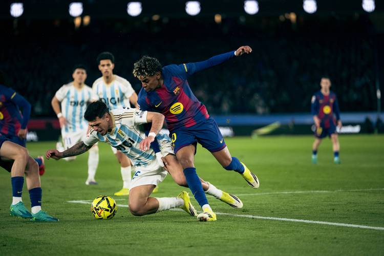 奥维耶多中场：面对巴萨这样的球队，上半场我们踢得非常好